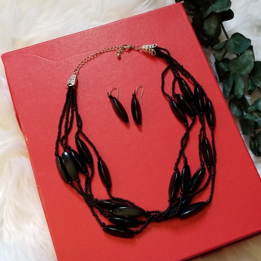 😎NECKLACE AND EARRING SET